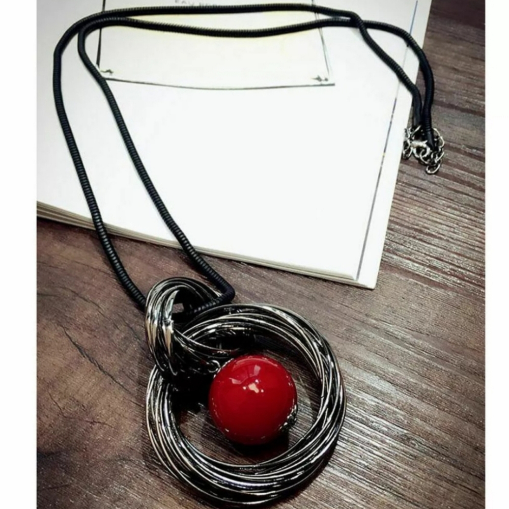 Red pearl pendant with long chain